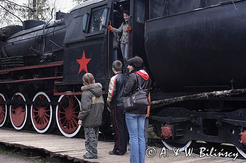 Szymbark, skansen, lokomotywa sowieckiego pociąg