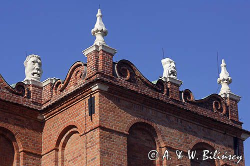 Tarnów, ratusz z połowy XIV wieku, maszkarony