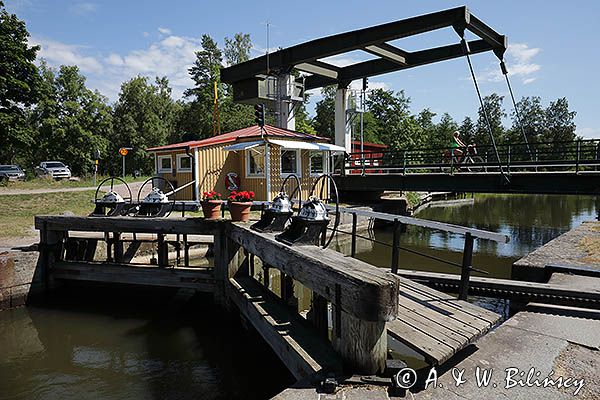 Śluza i most zwodzony w Tatorp, Kanał Gota, Gotajski, Szwecja