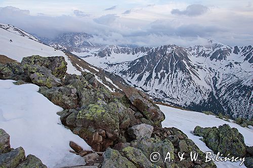 Tatry widok na południe ze Skrajnej Turni