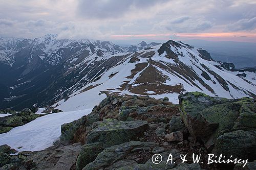 Tatry widok na zachód ze Skrajnej Turni, na Beskid, Kasprowy, Giewont...