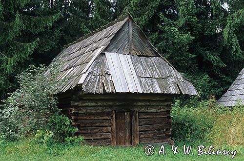 Szałas pasterski nad Białką koło Jurgowa w Tatrach