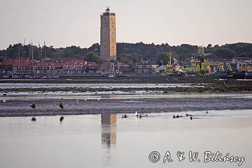 wioska West Terschelling na wyspie Terschelling, Wyspy Fryzyjskie, Holandia, Waddensee, latarnia morska, Morze Wattowe