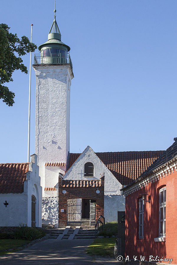 Wieża kościelna - latarnia morska, wyspa Tunø, Dania. church tower and lighthouse in one. Tunø island Denmark. Fot A&W Bilińscy
