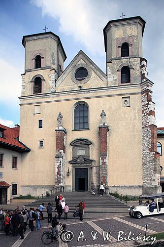 Opactwo, klasztor Benedyktynów w Tyńcu nad rzeką Wisłą