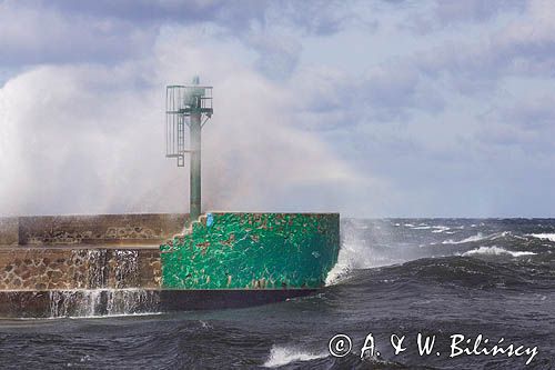 sztorm w główkach portu Ustka