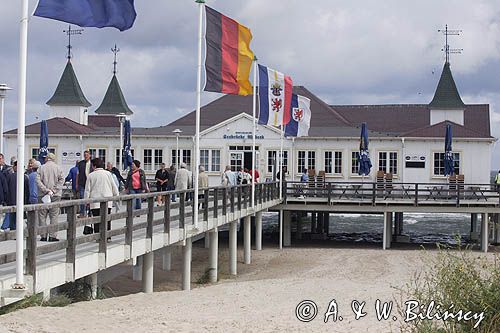 restauracja na molo w Ahlbeck na wyspie Uznam, Niemcy