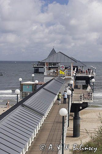 molo i plaża w Heringsdorf na wyspie Uznam, Niemcy