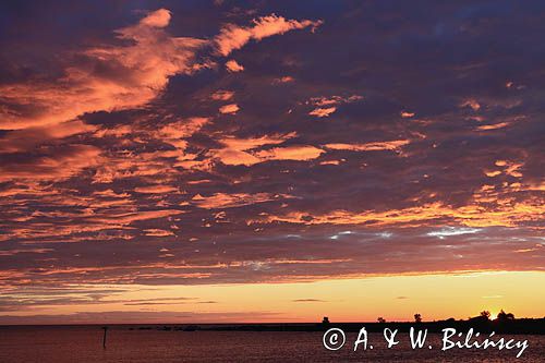 zachód słońca przy pomoście na wyspie Valassaaret, Archipelag Kvarken, Finlandia, Zatoka Botnicka