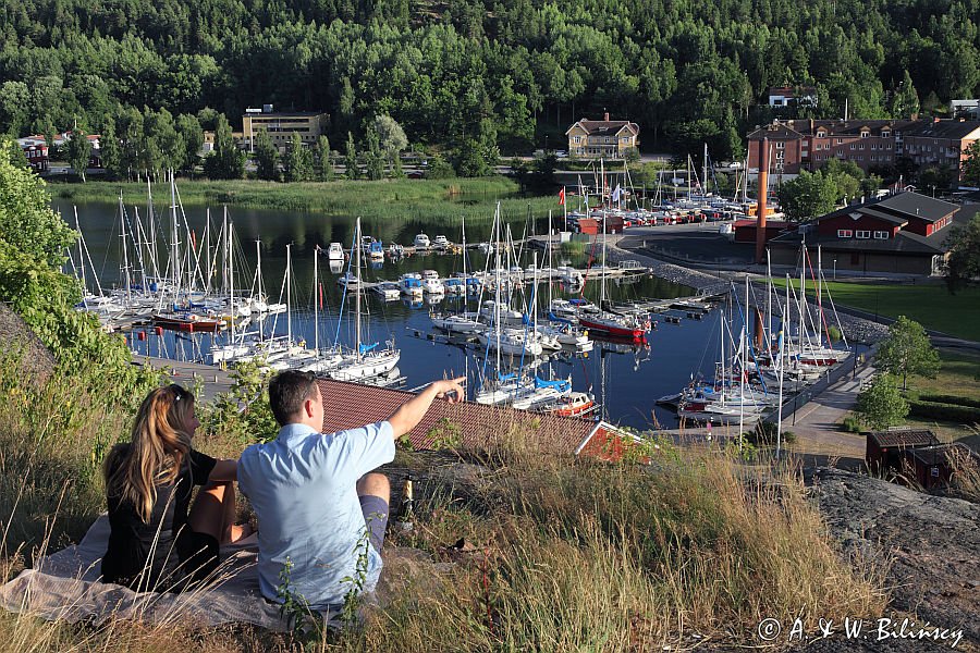 panorama portu, widok ze skały Lejon Berget, Valdemarsvik, Szwecja