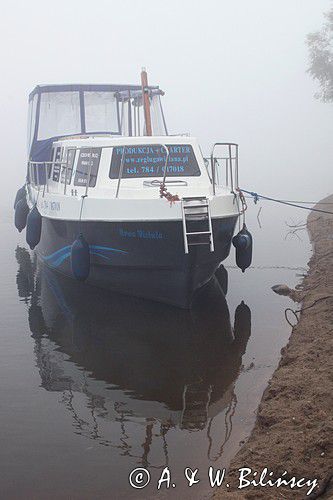 vistula cruiser 30, rzeka Wisła, przy brzegu we mgle