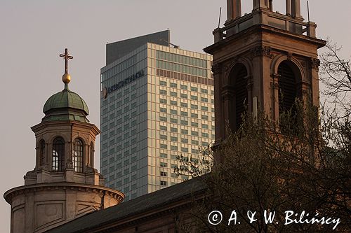 Warszawa koścół Wszystkich Świetych i hotel Inter-Continental