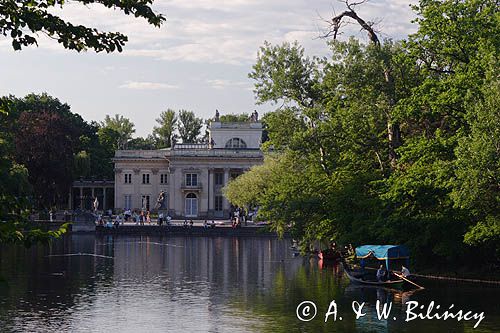 Pałac na Wodzie w Łazienkach, Warszawa, gondola na stawie