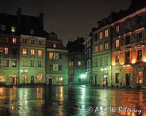 Noc na Rynku Starego Miasta w Warszawie