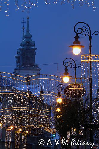 świąteczna iluminacja Warszawy, Trakt Królewski, Nowy Świat, kościół św. Krzyża