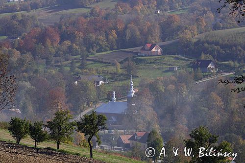 Beskid Wyspowy Wilkowisko, drewniany kościół pw. Św. Katarzyny zbudowany został w latach 1921-1930, na wzór poprzedniego, spalonego w 1916 roku.