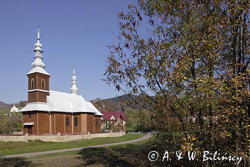 Beskid Wyspowy Wilkowisko, drewniany kościół pw. Św. Katarzyny zbudowany został w latach 1921-1930, na wzór poprzedniego, spalonego w 1916 roku.