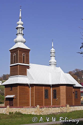 Beskid Wyspowy Wilkowisko, drewniany kościół pw. Św. Katarzyny zbudowany został w latach 1921-1930, na wzór poprzedniego, spalonego w 1916 roku.