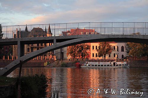 Wrocław, widok z Zatoki Gondoli, rzeka Odra