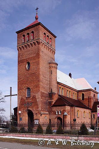 Wsola, kościół w stylu neoromańskim pod wezwaniem św. Bartłomieja, zbudowany w latach 1918-30, w miejscu poprzedniego z 1629 roku