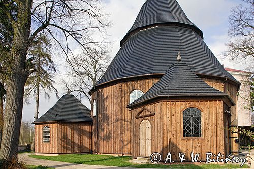 Wyszyna zabytkowy drewniany,barokowy, kościół kopułowy, z 1782 r