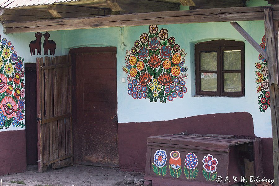 malowana obórka we wsi Zalipie