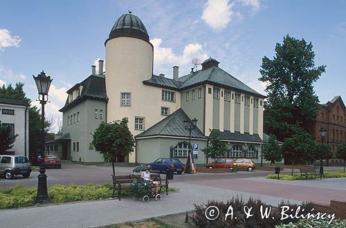 żyrardów, plac Jana Pawła II i Miejski Dom Kultury