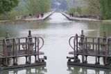 śluza Agen 34, akwedukt nad rzeką Garonną, Canal de Garonne, Gaskonia, Francja