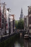 Oude Kerk i kanał, Amsterdam, Holandia