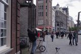 grajek uliczny w centrum, Amsterdam, Holandia