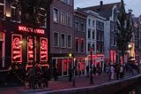 uliczka w centrum, Czerwona dzielnica, Red Light District, Amsterdam, Holandia