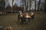 Kolacja przy cerkwi w Smolniku, Bieszczady Dniem i Nocą, Bieszczady