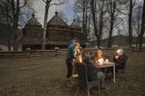 Kolacja przy cerkwi w Smolniku, Bieszczady Dniem i Nocą, Bieszczady