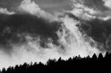 Wędrujące mgły i chmury, Widok na pasmo żuków z Doliny żłobka, Bieszczady