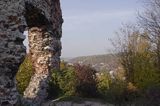 ruiny średniowiecznego zamku rycerskiego, zwanego też zamkiem Esterki, Bochotnica / koło Kazimierza Dolnego/, Kazimierski Park Krajobrazowy