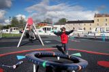 plac zabaw dla dzieci i Richmond harbour, Clondra, Camlin river, rejon Górnej Shannon, Irlandia