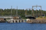Dalslands Kanal początek przy jeziorze Vanern, przy pierwszym moście kolejowym, Szwecja