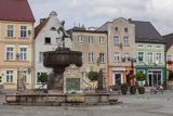 Darłowo, Rynek, pomnik fontanna Rybaka