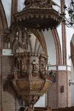 Kościół Matki Bożej Częstochowskiej w Darłowie, wnętrze, ambona