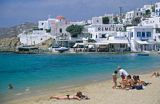Grecja plaża i miasteczko Mykonos, wyspa Mykonos Cyklady
