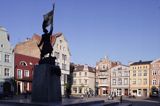 Grudziądz, pomnik żołnierza polskiego na Rynku Głównym