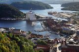 Widok na port jachtowy w Halden z lotu ptaka, z fortu - Twierdzy Fredriksten, Południowa Norwegia