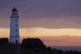 latarnia morska na północnym krańcu wyspy Hiddensee, Mecklenburg-Vorpommern, Niemcy, o świcie