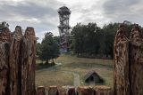 Karpacka Troja muzeum, wieża widokowa, skansen