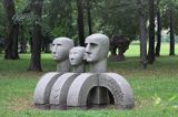 rzeźba w Parku Rzeźb, Park Rzeźb Martynasa Mazvydasa, Kłajpeda, Litwa a sculpture, Sculpture Park, Klajpeda, Lithuania