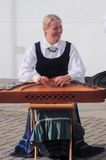 kankle - litewski instrument muzyczny, występ zespołu regionalnego w porcie Kłajpeda, Litwa kankles, lithuanian musical instrument, Klajpeda, Lithuania