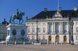 Pałac Królewski i pomnik Króla Fyderyka V, KopenhagaAmalienborg, Dania