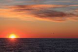 o zachodzie słońca na wyspie Kylmapihlaja, Finlandia, Zatoka Botnicka
