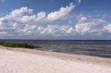 piaszczysta plaża w Roja, Zatoka Ryska, Łotwa sandy beach in Roja, Riga Bay, Latvia