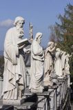 Limanowa, figury na krużgankach przy bazylice Matki Boskiej Bolesnej
